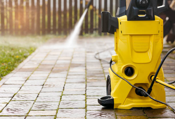 Best Vinyl Siding Pressure Washing in Village Green, NY